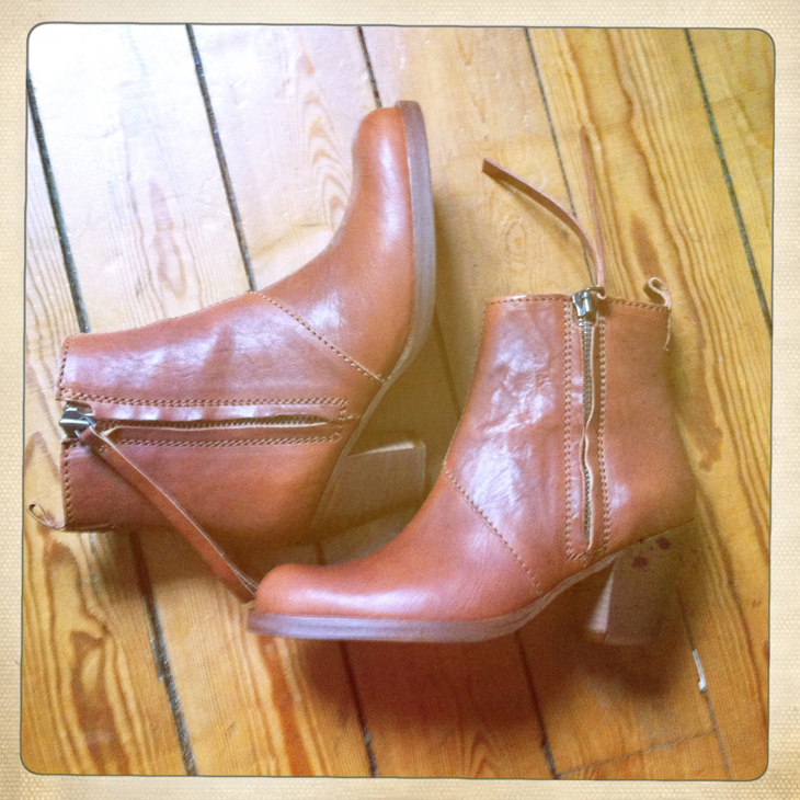 acne-Chestnut-pistol