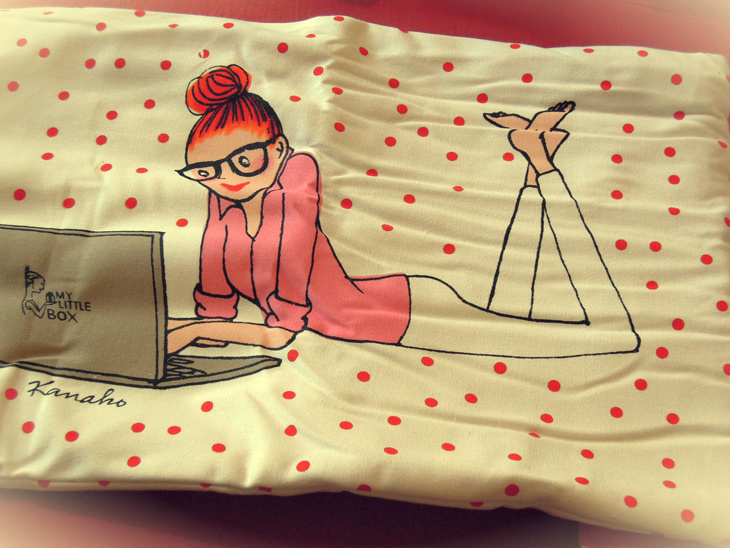 my-little-box-mars-geekette-housse-pc