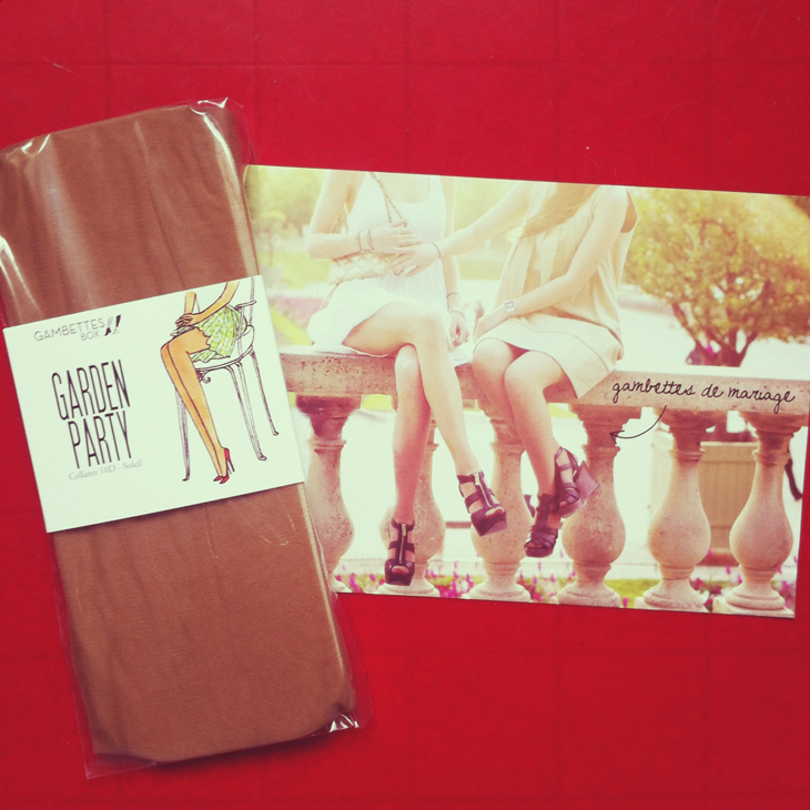 gambettes_box_juin_collants_chair