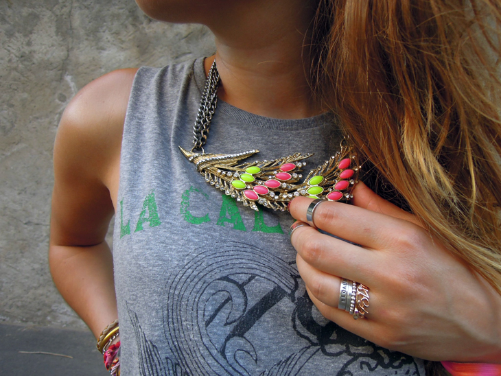 7_collier_neon_fluo_shourouk_zara
