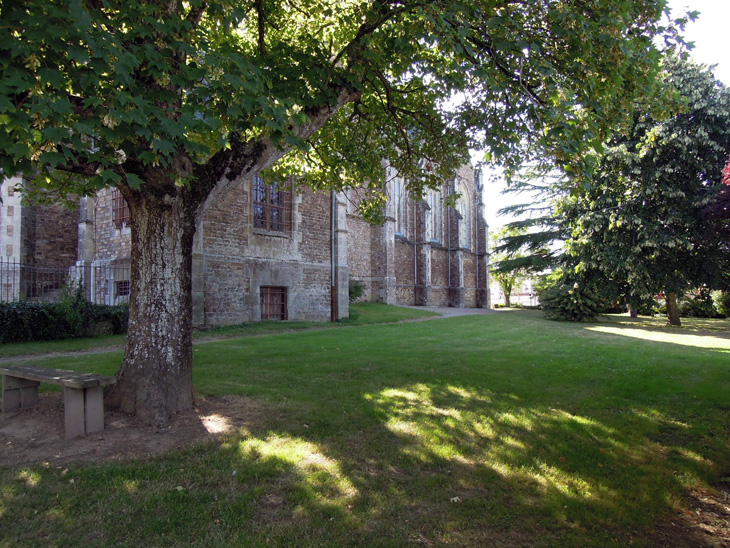 5_eglise_film_le_grand_chemin_rouans