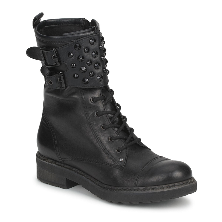 boots_keys_themis_ersatz_patti_saint_laurent