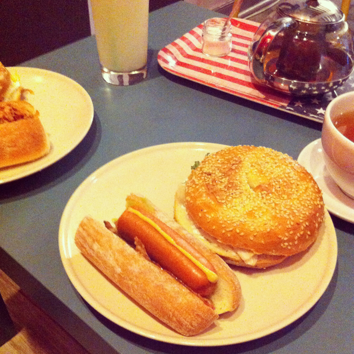 hot_dog_bagel_coffee_in_vancouver_nantes