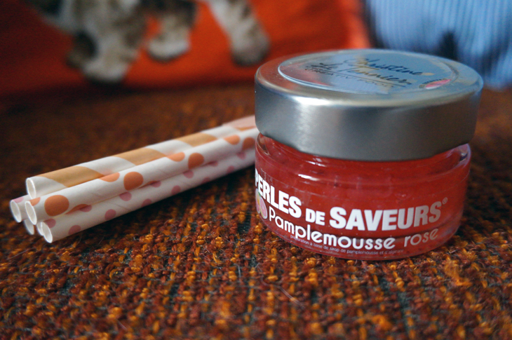 5_mademoiselle_box_janvier_2014_ciel_de_roses_perles_saveur_pamplemousse_christine_le_tennier