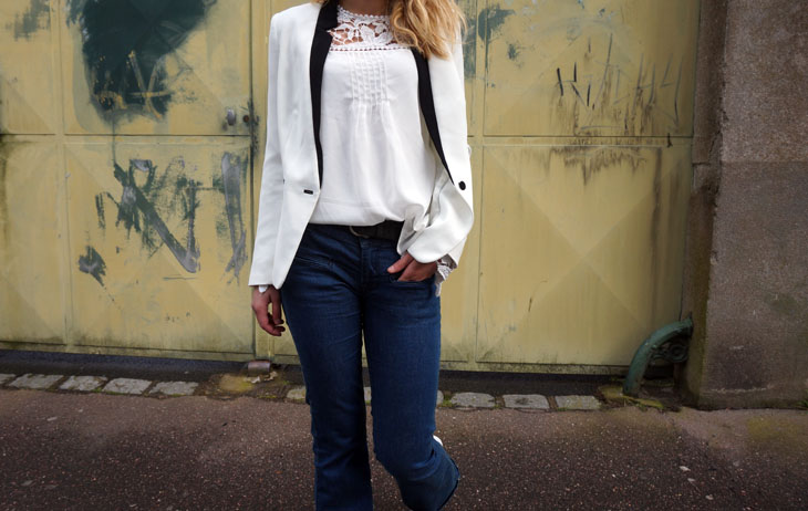 1_look_blog_mode_jean_flare_vanessa_bruno_laredoute_superstar_adidas_blazer_blanc_kookai