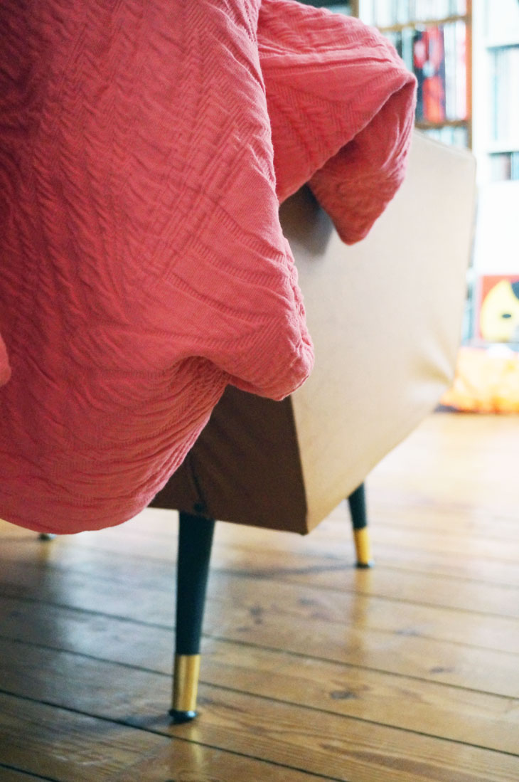 7_deco_salon_vintage_nina_ricci_maison_plaid_courtepointe_rose_housse_coussin_stella