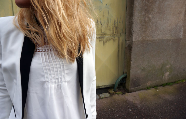 9_look_blog_mode_jean_flare_vanessa_bruno_laredoute_superstar_adidas_blazer_blanc_kookai