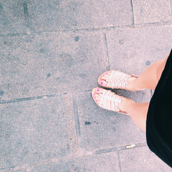 5_look_blog_mode_robe_vero_moda_sandales_les_tropeziennes