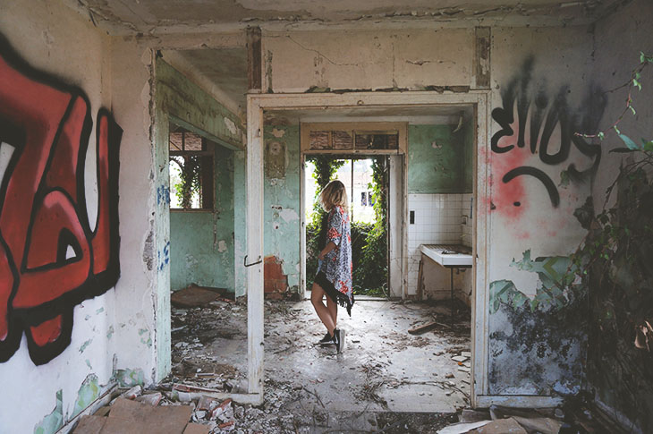1_look_blog_mode_urbex_nantes_kimono_martofchina_top_dentelle_etam_short_levis_rosherun_nike