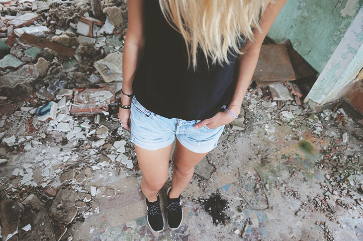 9_look_blog_mode_urbex_nantes_kimono_martofchina_top_dentelle_etam_short_levis_rosherun_nike