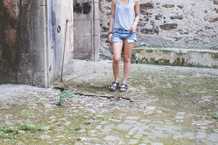 5_look_blog_mode_debardeur_asos_short_levis_501_birkenstock_arizona
