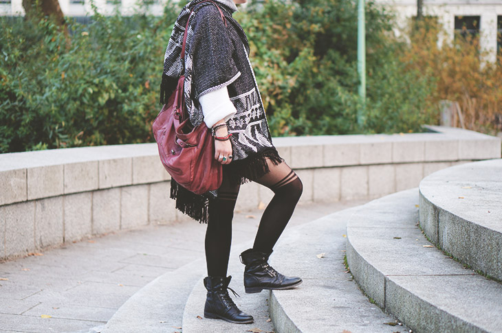 3_look_blog_mode_poncho_new_look_collants_gambettes_box_short_levis_501_boots_coco_abricot