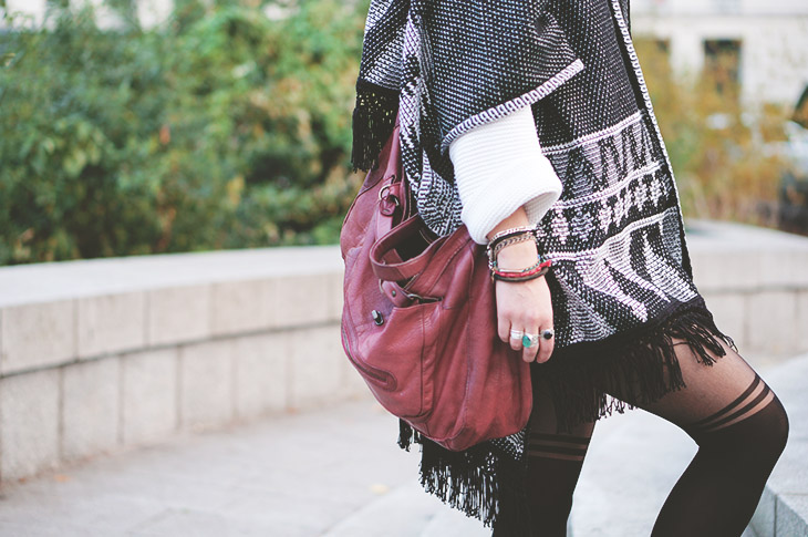 4_look_blog_mode_poncho_new_look_collants_gambettes_box_short_levis_501_boots_coco_abricot