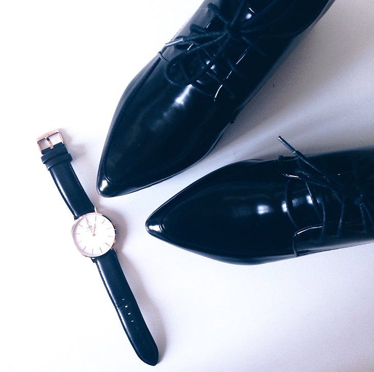 2_chaussures_derbies_pointues_mango_montre_daniel_welligton