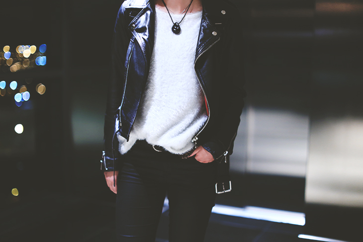 7_look_blog_mode_perfecto_cuir_vintage_pull_kiabi_pantalon_huile_zara_boots_motardes_jonak_sac_dos_nike_collier_baccarat