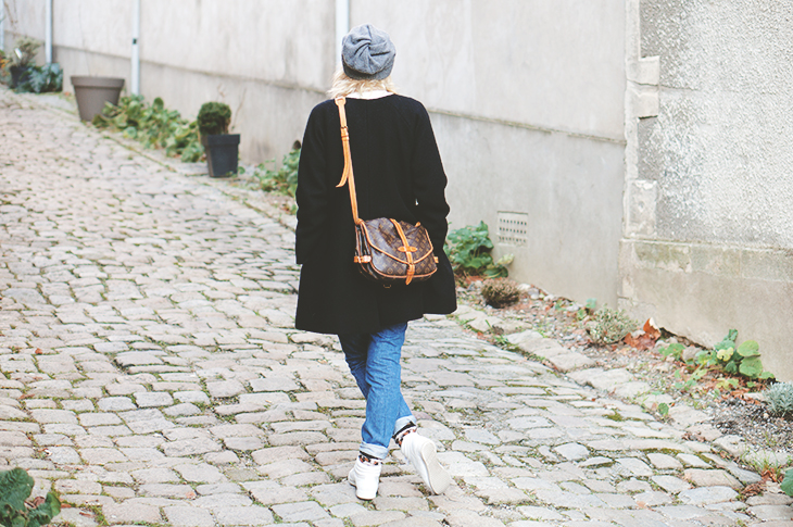 3_look_blog_mode_manteau_laine_cos_boyfriend_jean_j_brand_sweat_hm_saumur_louis_vuitton