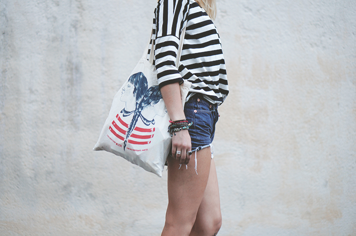 17_3_look_blog_mode_mariniere_sheinside_short_levis_boots_coco_et_abricot