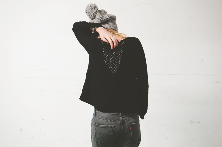 1_look_blog_mode_jean_501_levis_gris_blouse_peplum_zara_basket_freestyle_reebok