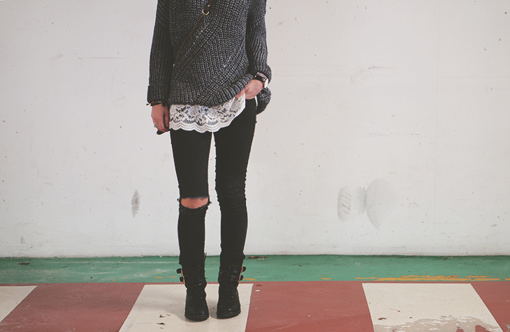 1_look_blog_mode_pull_eleven_paris_tunique_robe_dentelle_sac_mohekann_boots_jonak