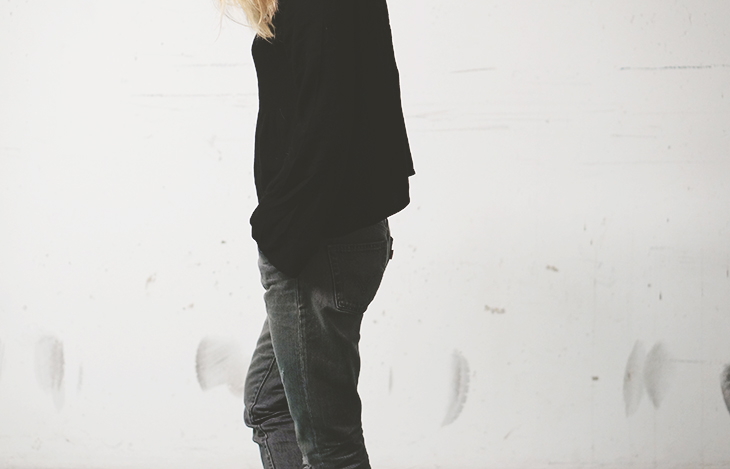 3_look_blog_mode_jean_501_levis_gris_blouse_peplum_zara_basket_freestyle_reebok