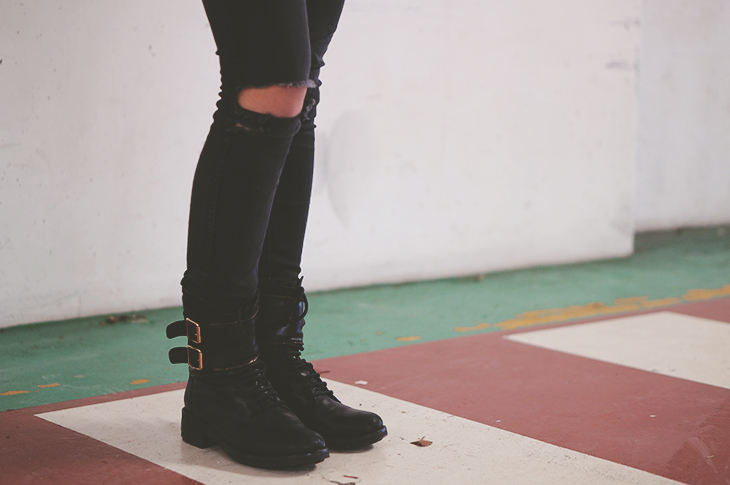 5_look_blog_mode_pull_eleven_paris_tunique_robe_dentelle_sac_mohekann_boots_jonak