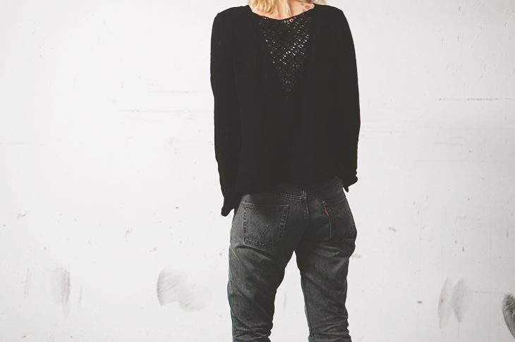 6_look_blog_mode_jean_501_levis_gris_blouse_peplum_zara_basket_freestyle_reebok