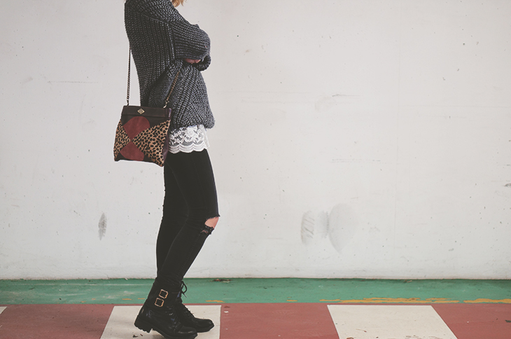 6_look_blog_mode_pull_eleven_paris_tunique_robe_dentelle_sac_mohekann_boots_jonak