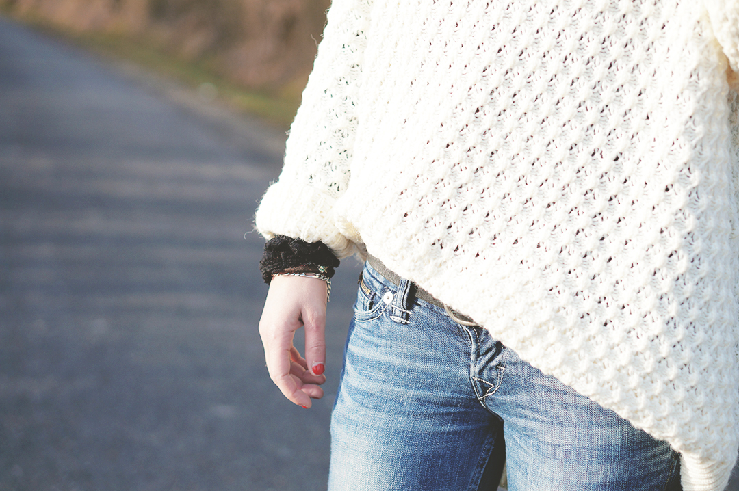 7_look_blog_mode_pull_hm_dentelle_noir_zara_slim_levis_baskets_top_ten_adidas_zebre