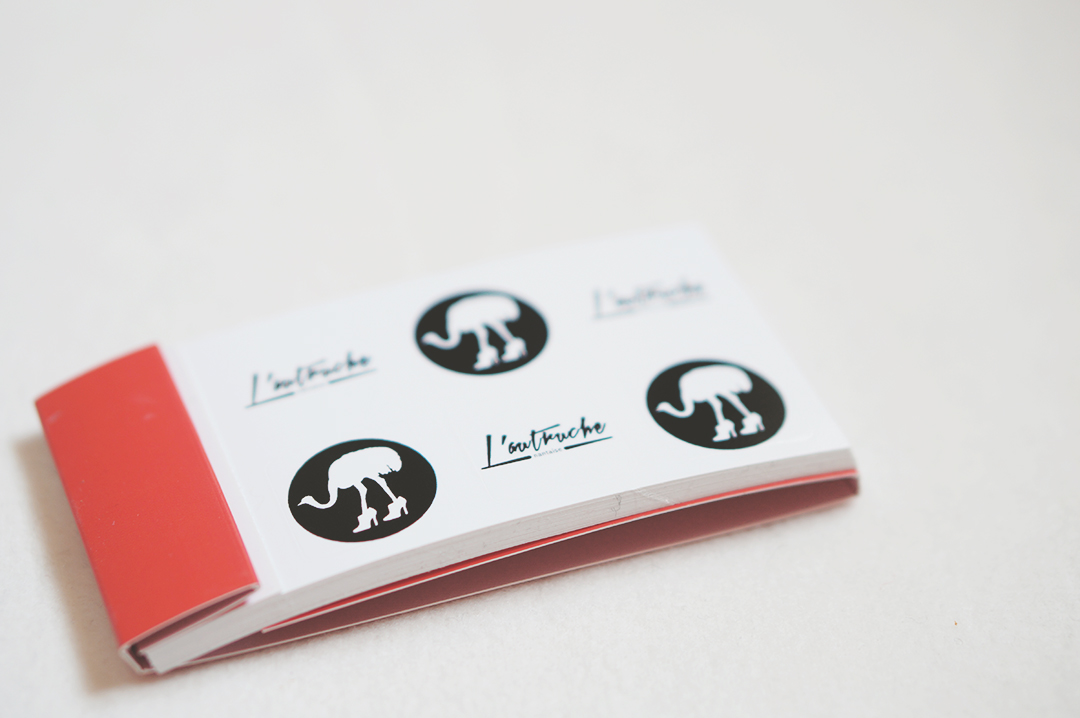 5_cartes_visites_autocollants_moo