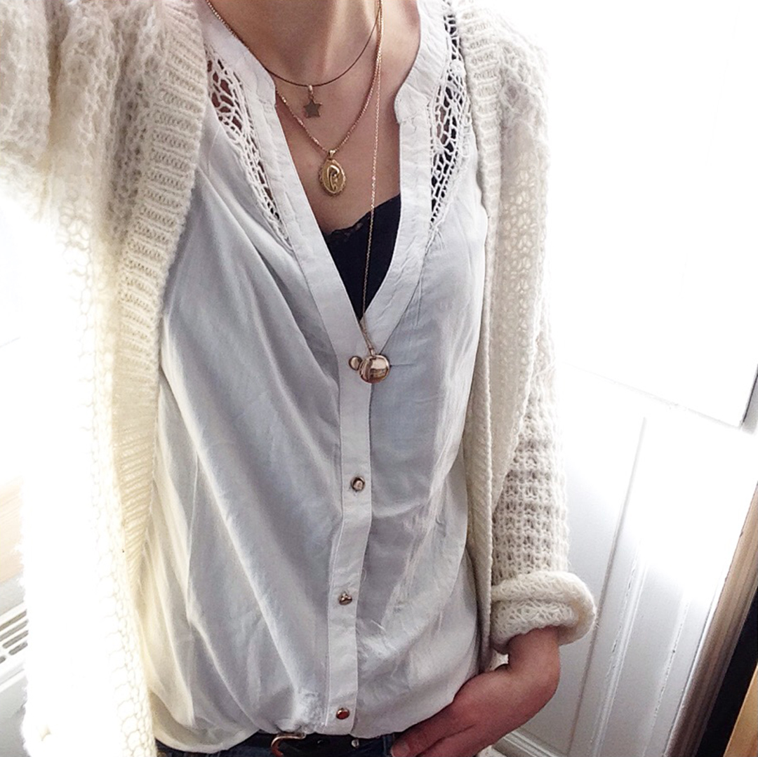 7_look_blog_mode_gilet_chemise_kiabi_collier_medaille_pretty_wire