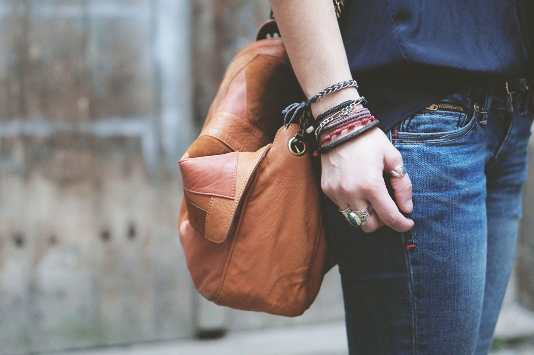 6_look_blog_mode_sac_charlie_heimstone_boots_pistol_acne_blouse_soie_zara