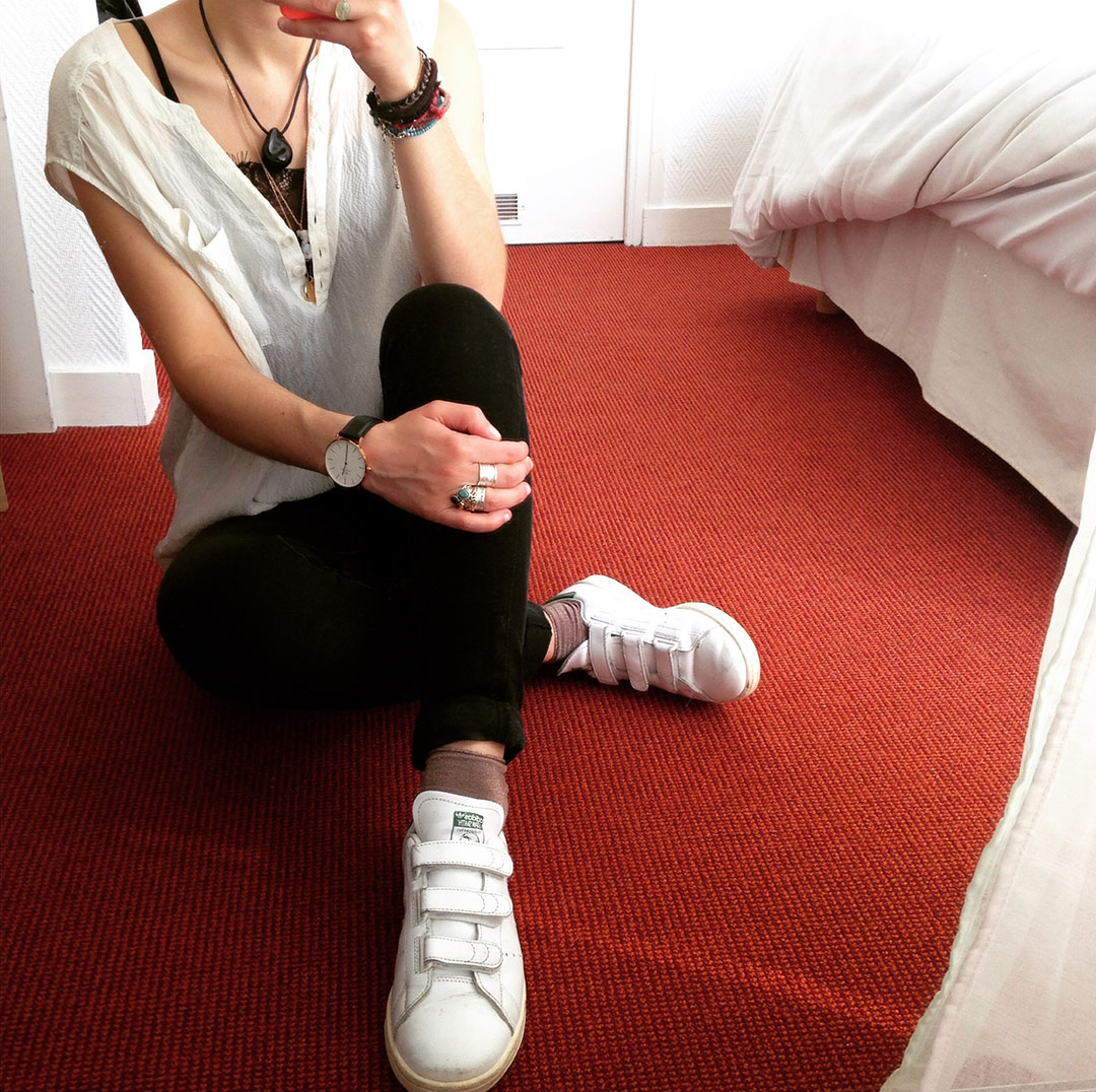 10_look_blog_mode_blouse_soie_kookai_stan_smith_adidas_velcro