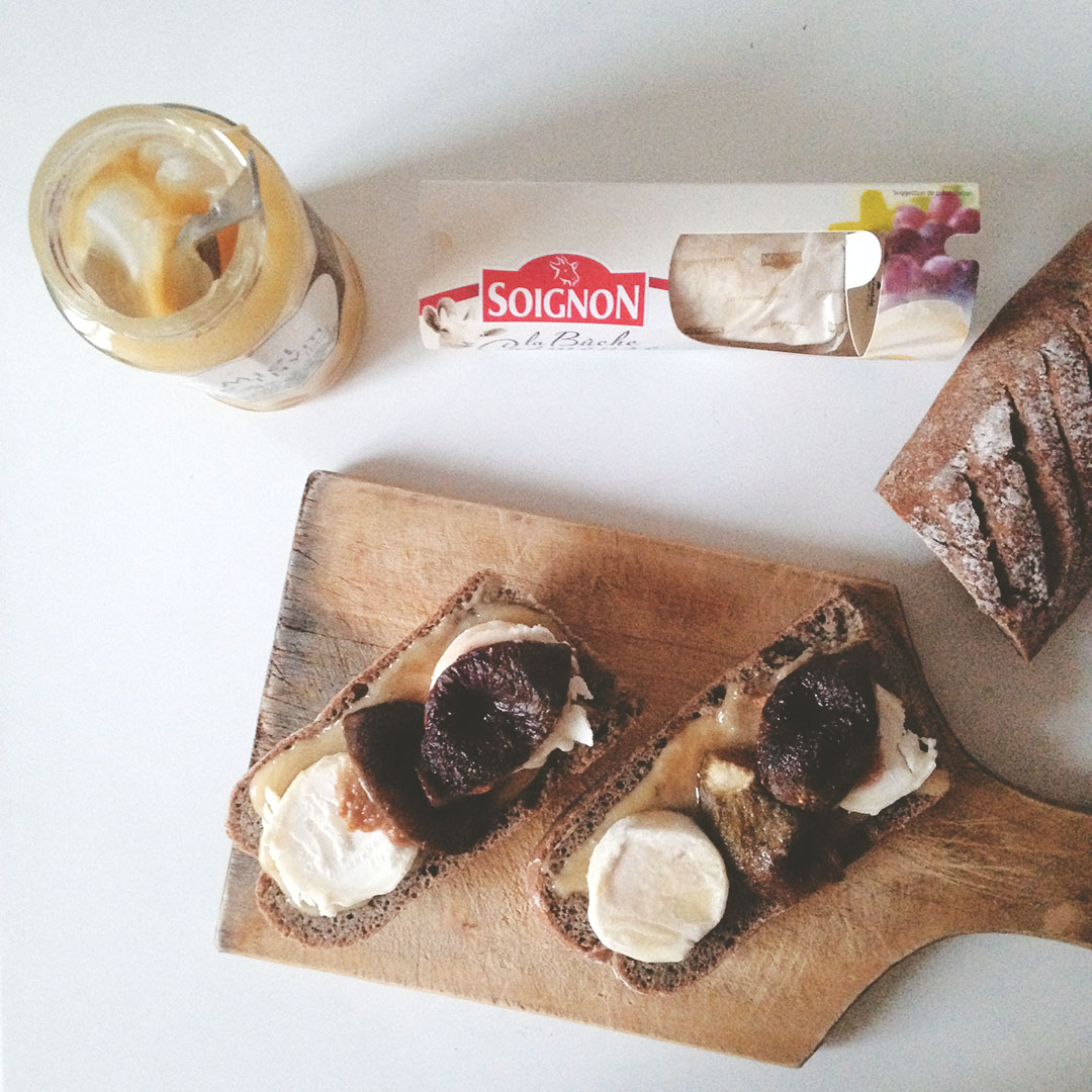 6_idee_recette_tartine_miel_figues_fromage-chevre_pain