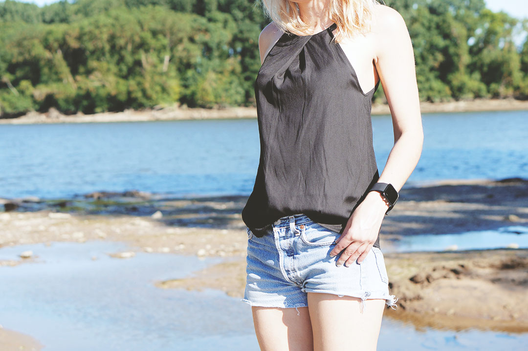 8_look_blog_mode_short_levis_501_top_nue1904_boots_meduse