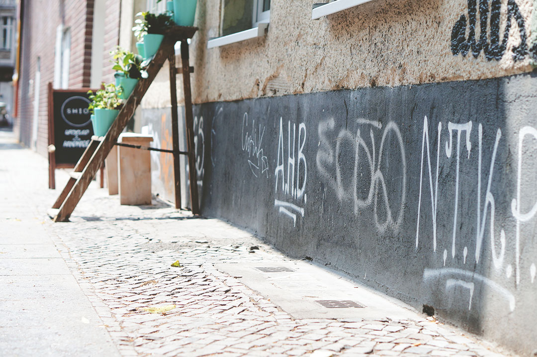 25_blog_mode_lifestyle_voyahe_berlin_street_art_mur