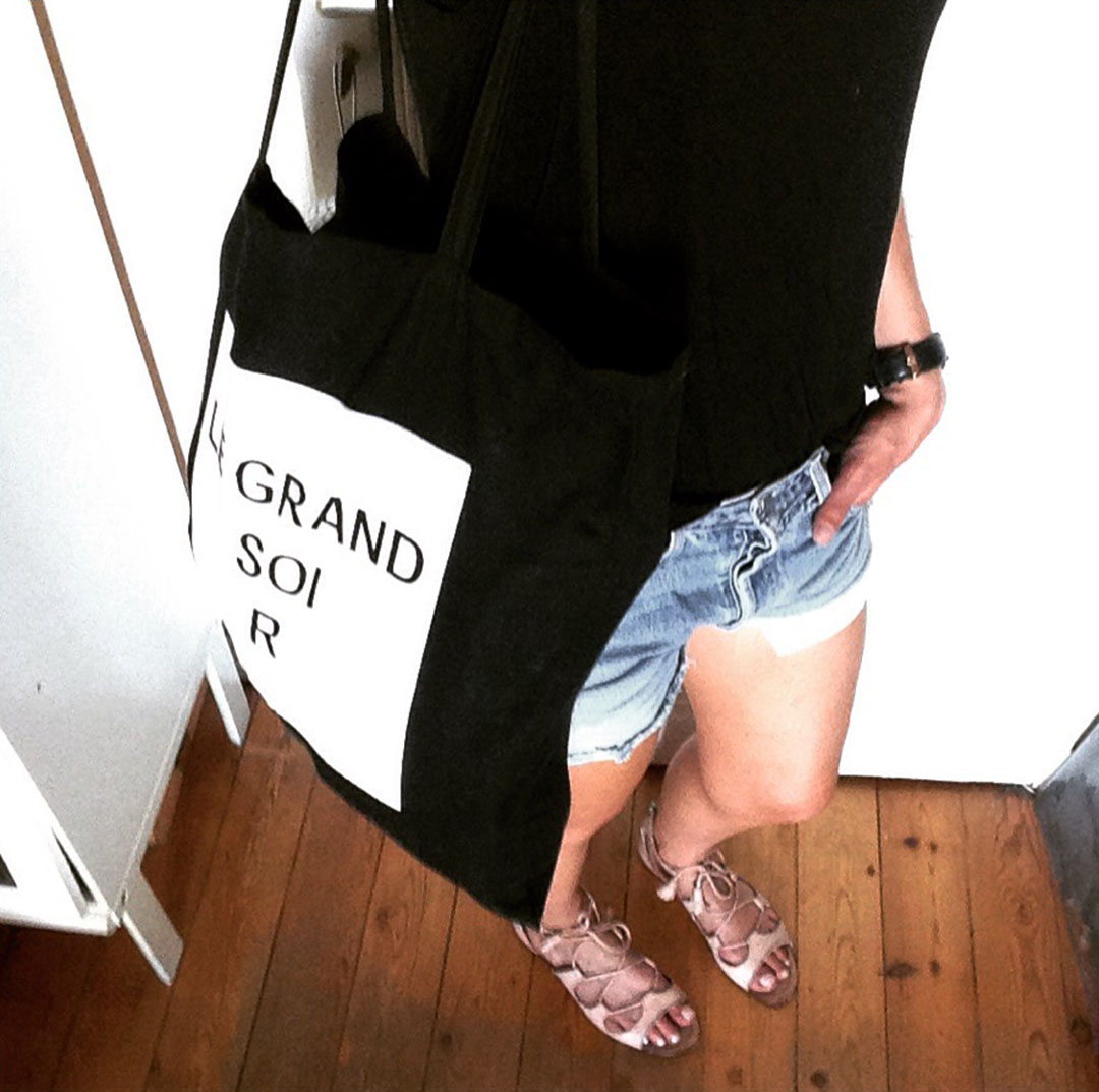 6_look_blog_mode_short_levis_501_sandales_nude_zara_tote_bag_claudie_pierlot_le_grand_soir