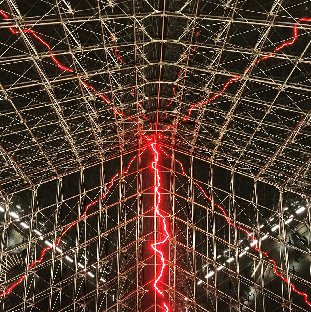 3_pyramide_louvre_claude_leveque