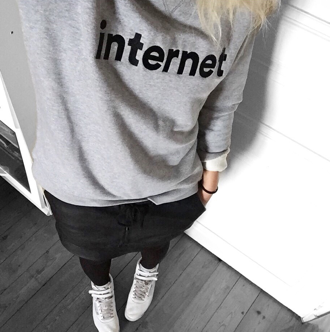 4_look_blog_mode_sweat_internet_hello_standard