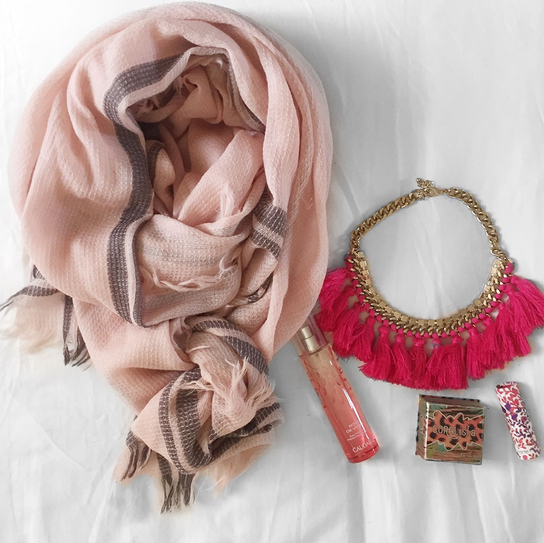 3_foulard_inouitoosh_collier_hm_blush_coralista_benefit