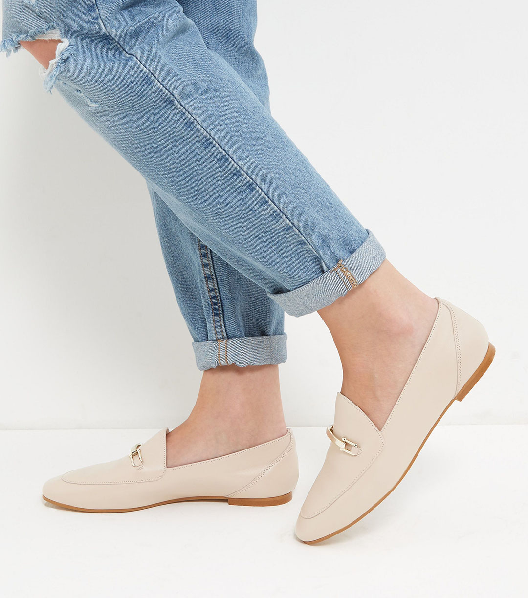 mocassins-en-cuir-creme-premium_new_look